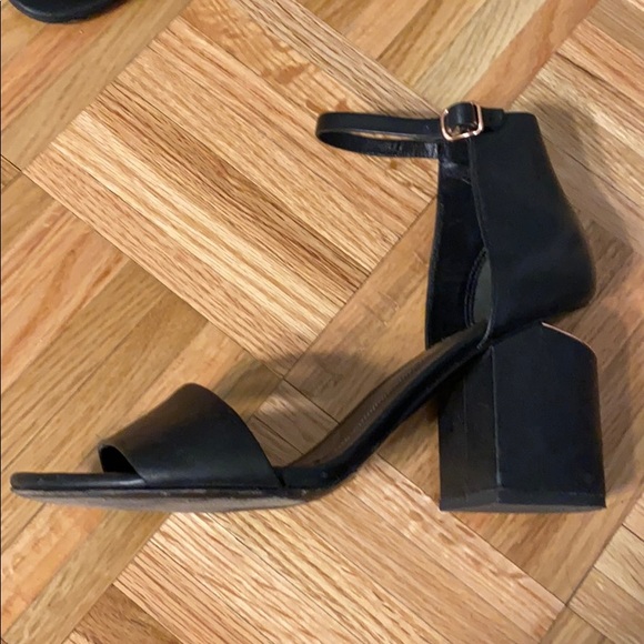 Alexander Wang shoes with rose gold cut out - Picture 2 of 3